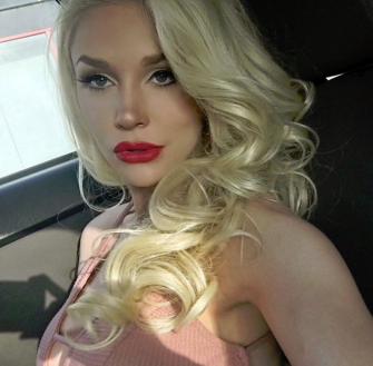 Courtney Stodden Car Selfie - The Hollywood Gossip