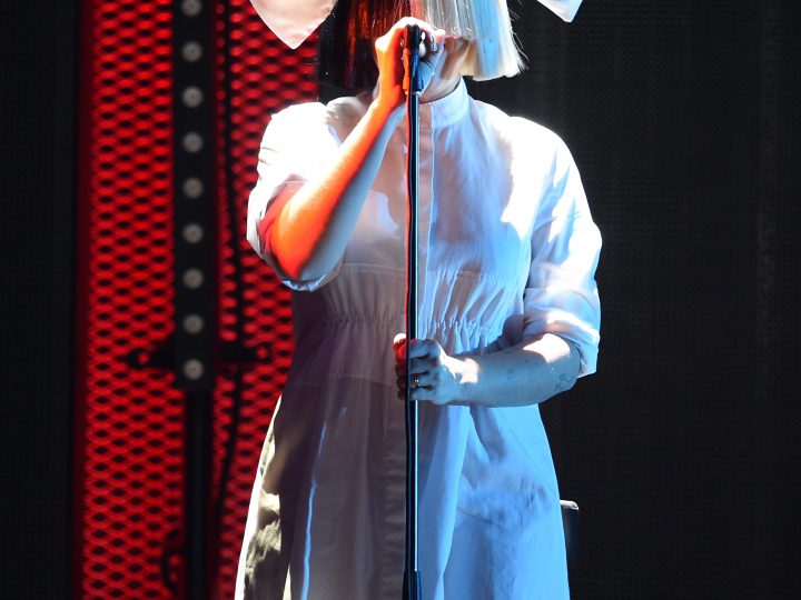 Sia Releases Nude Photo For Awesome Reason