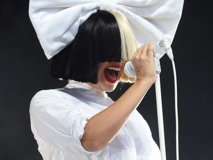 Sia Sings