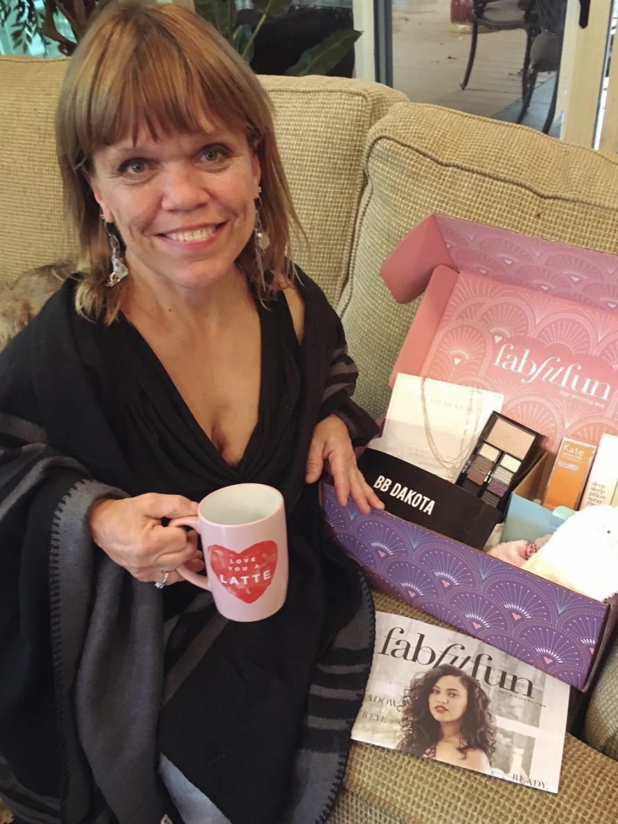 Amy Roloff Ring Pic - The Hollywood Gossip
