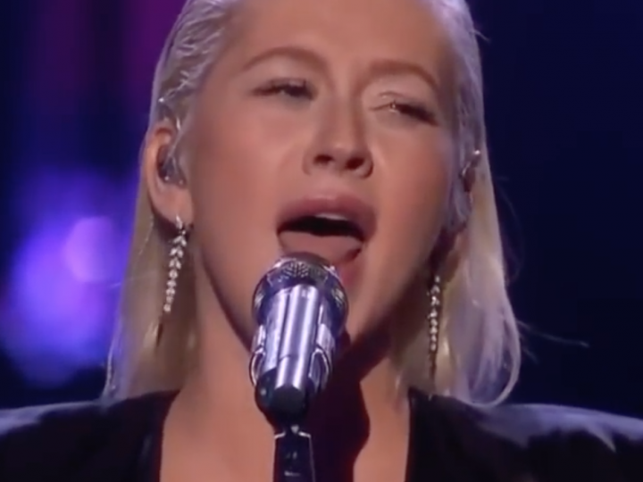 Christina Aguilera American Music Awards Performance