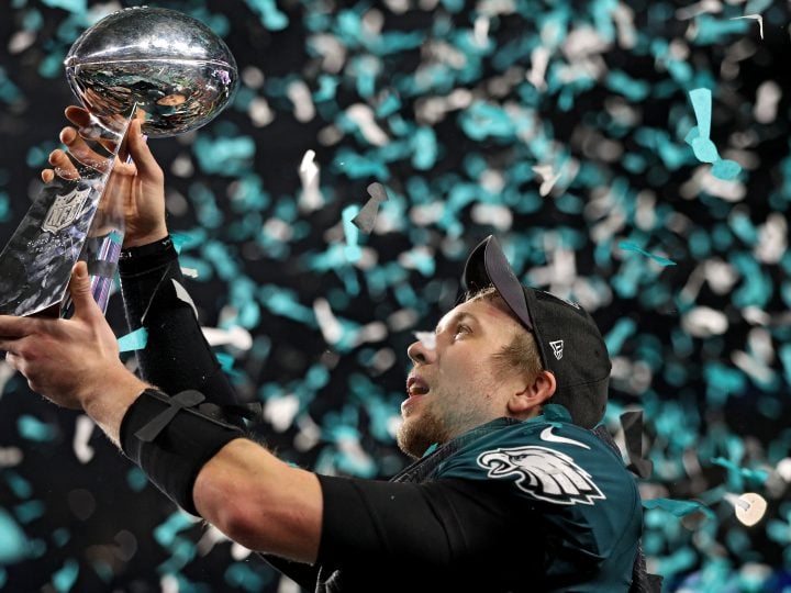 Gisele Bundchen, Psychotic Eagles Fans React to Super Bowl LII