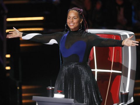 Alicia Keys Turns Her Chair