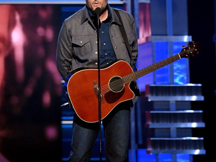 Blake Shelton at the Mic