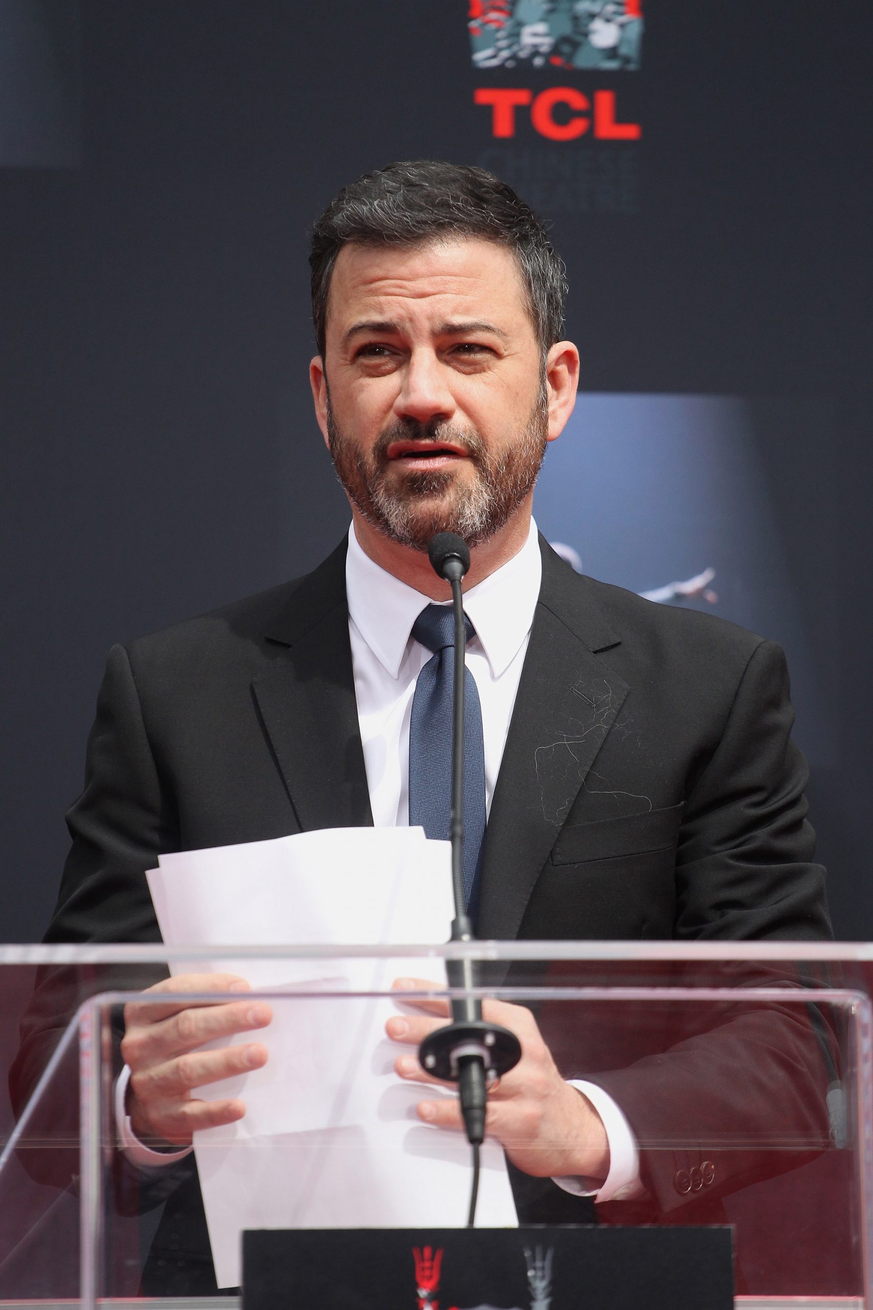Jimmy Kimmel Apologizes to LGBT Community, Aims to Squash Beef with