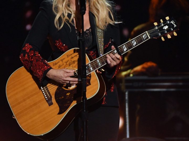 Miranda Lambert on Guitar