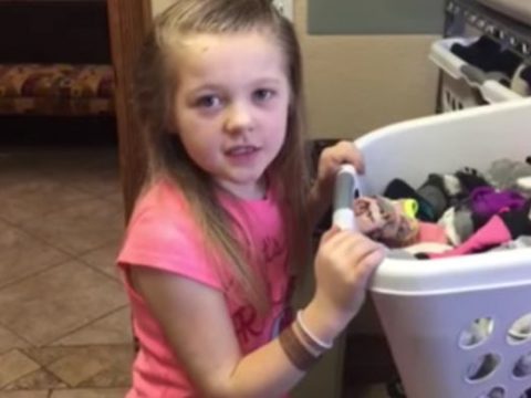 Jordyn Duggar Does Laundry