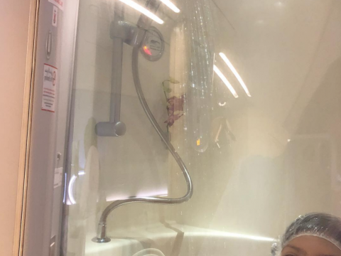 Sophia shower selfie - The Hollywood Gossip
