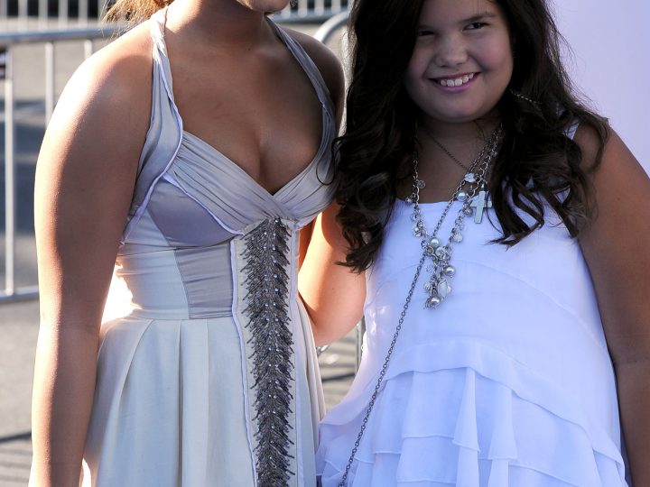Madison De La Garza image