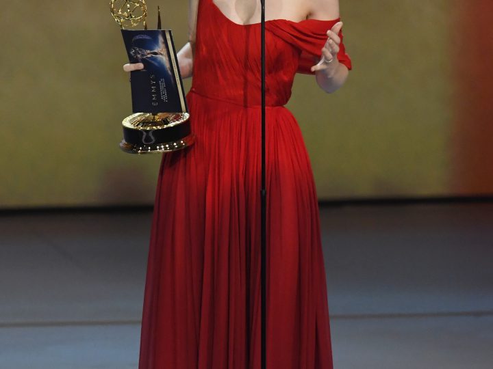 Rachel Brosnahan Accepts Emmy Award
