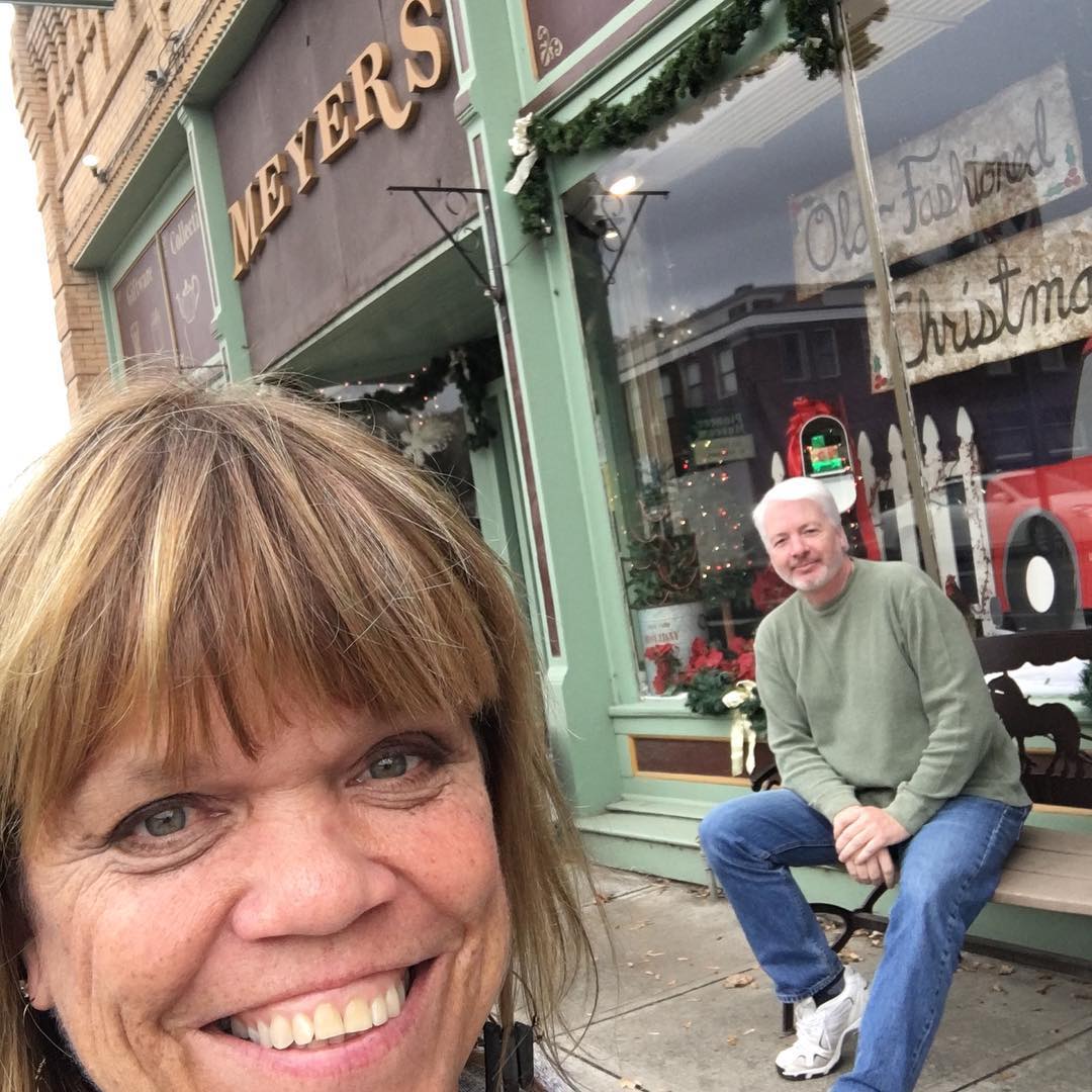 Amy Roloff, Chris Marek, and a Christmas Display - The Hollywood Gossip