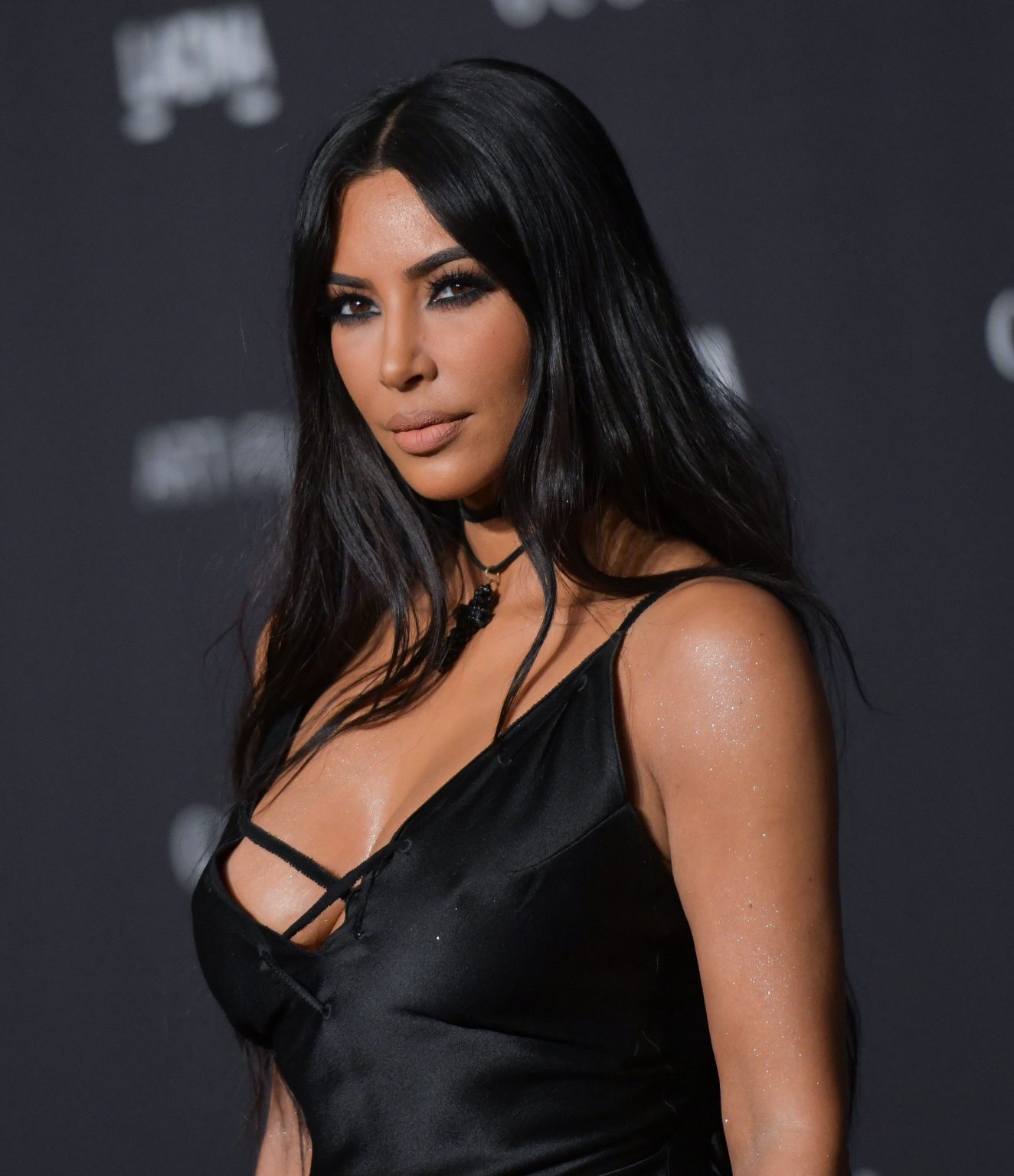 The Untold Truth About Kim Kardashian: Hollywood - mjka68u