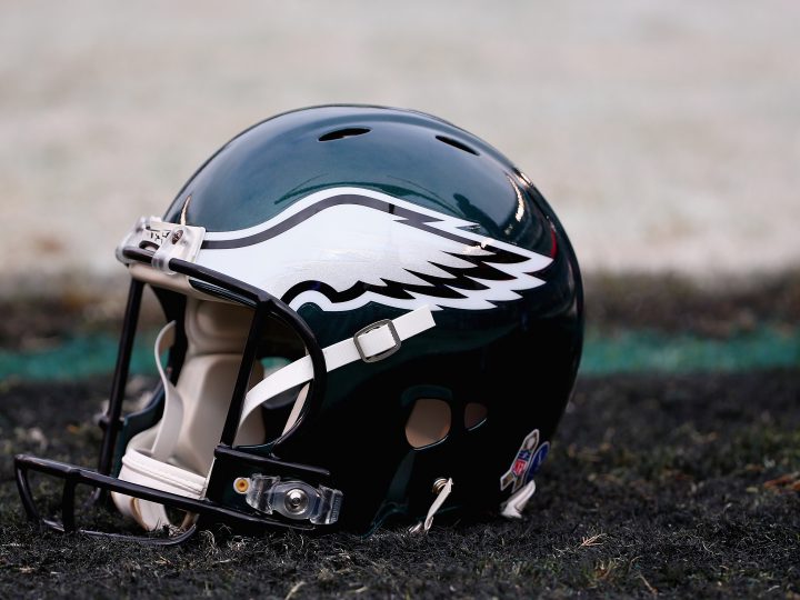 Eagles Fan Attacks Girlfriend, Puts Dog in Microwave Following Playoff Defeat