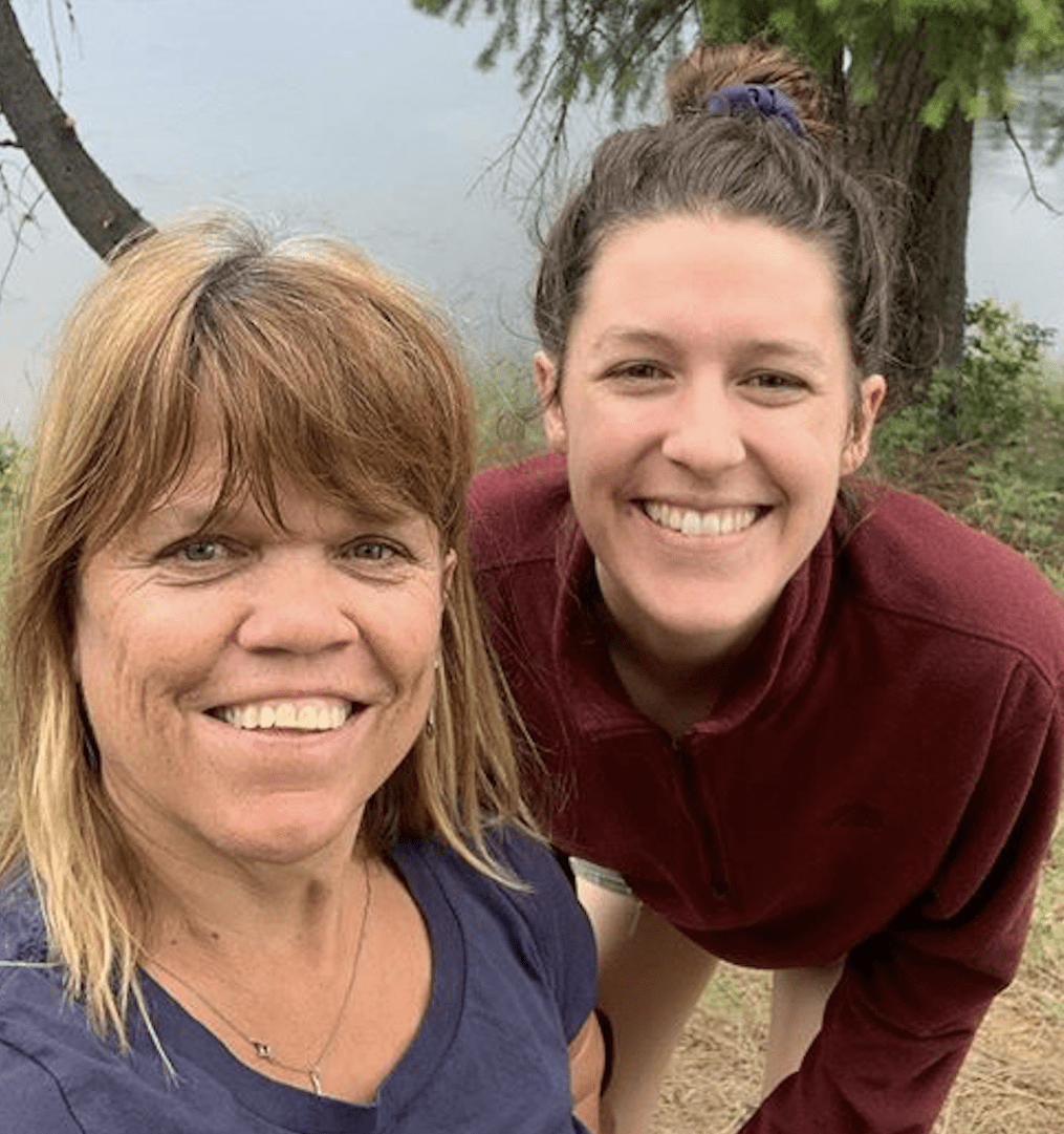 Molly Roloff and Mom - The Hollywood Gossip