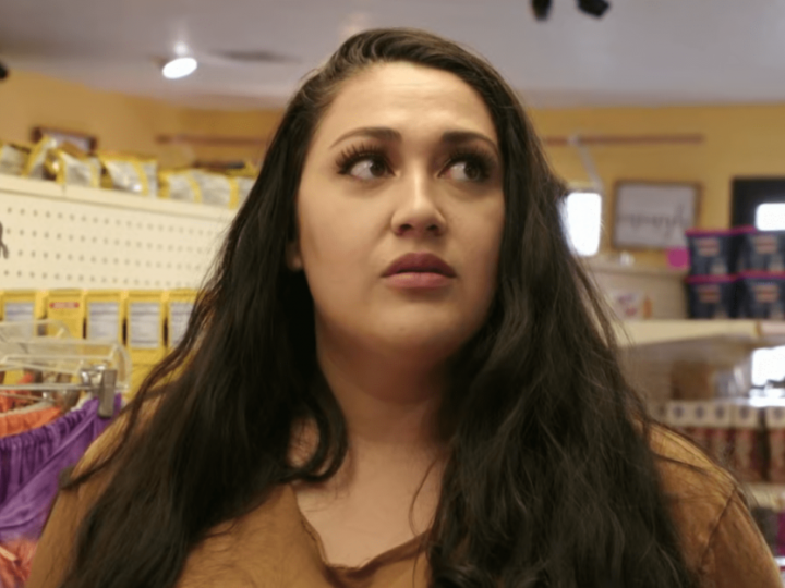 Kalani Faagata Looks for Gifts