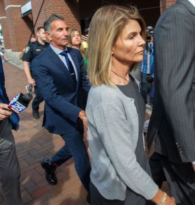 Mossimo Giannulli, Wife