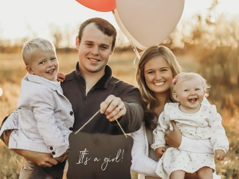 Joe And Kendra Duggar Family Photo The Hollywood Gossip