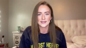 Socially-Distanced Leah Messer