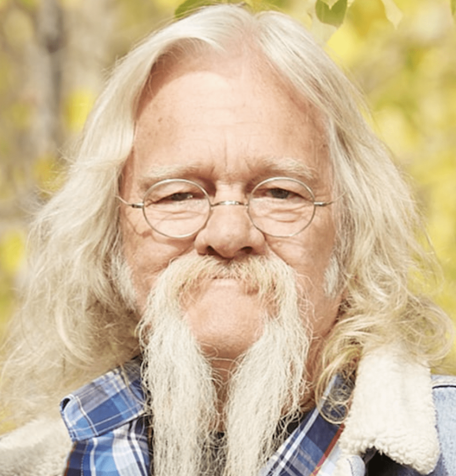 Billy Brown Photograph - The Hollywood Gossip