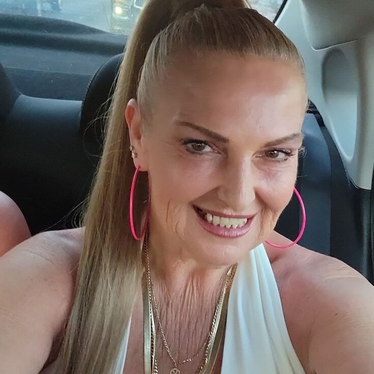 Angela Deem Flaunts Dramatic New Face in Vegas - The Hollywood Gossip