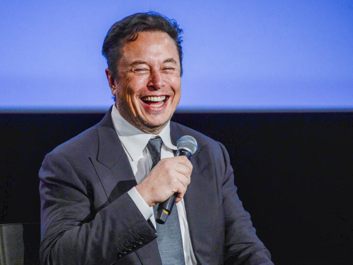 Elon Musk Completes Purchase of Twitter, Immediately Fires Rivals Within Company