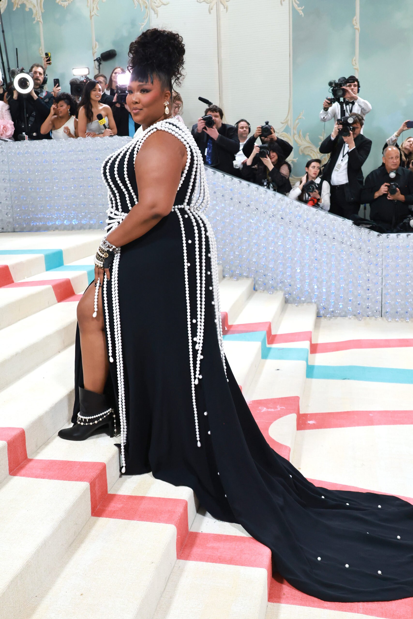 Lizzo Denies Sexual Harassment Allegations - 7te9nmu