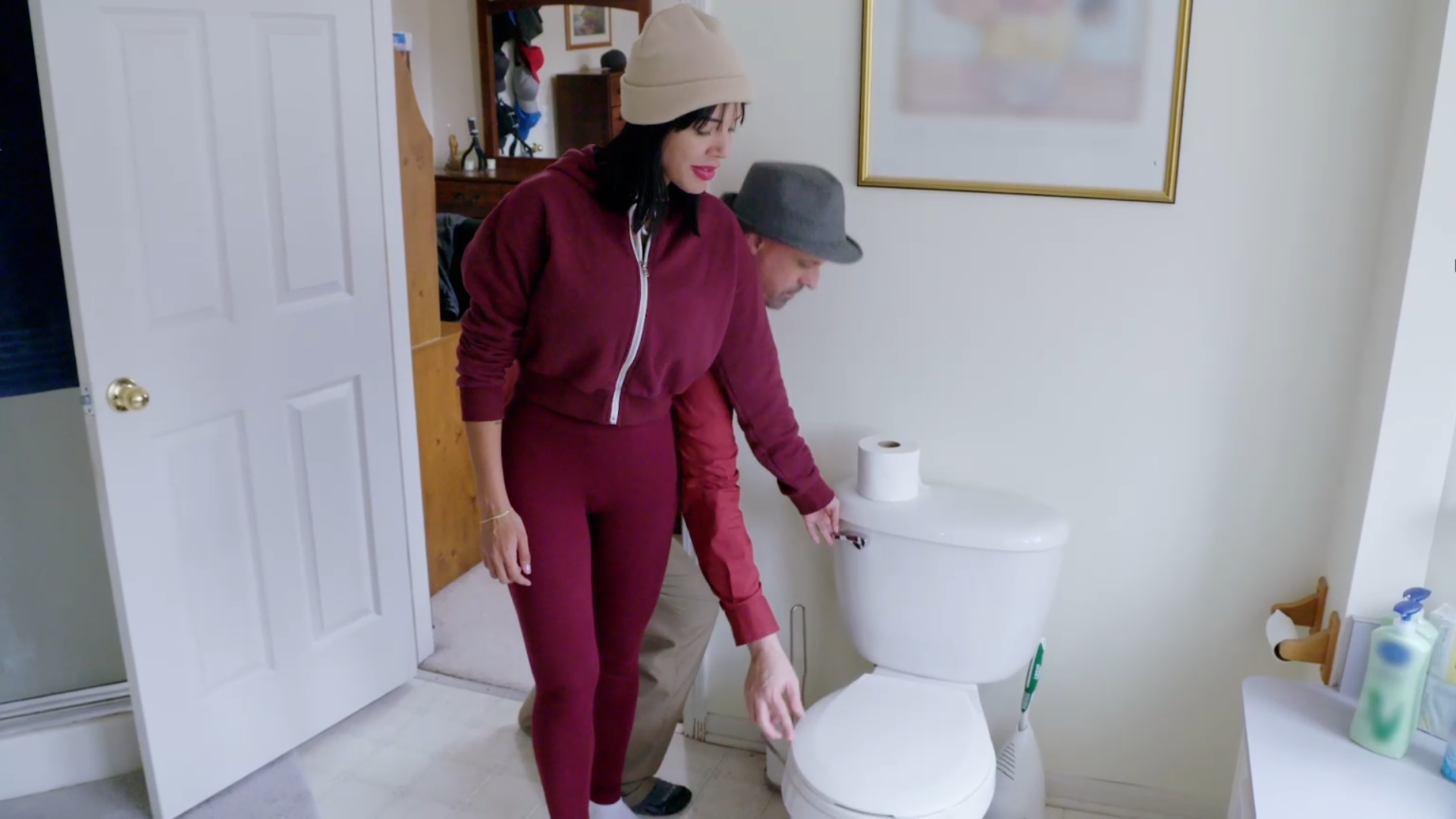 90 Day Fiance Couples Fight Over Broken Elevator, Unflushed Toilet, and Cats (Recap)