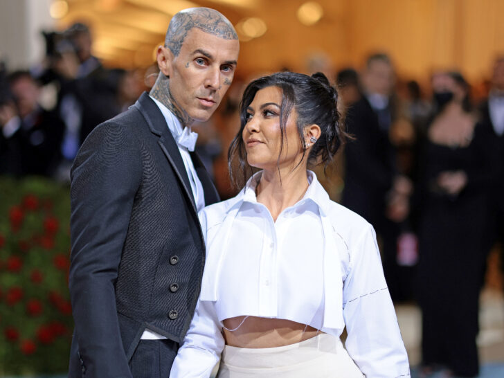 Travis Barker Accused of “Controlling” Kourtney Kardashian