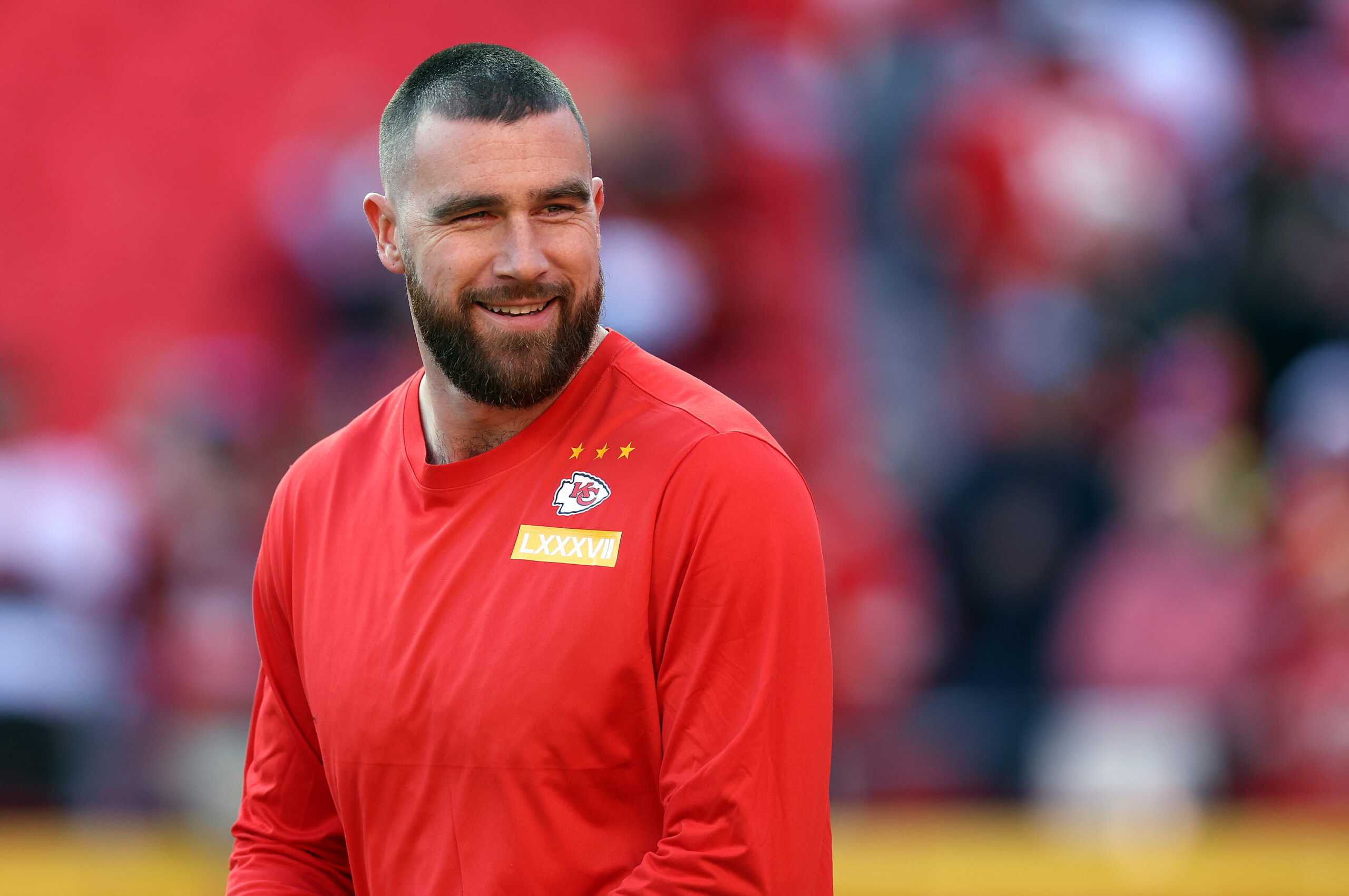 travis-kelce-skips-golden-globes-with-taylor-swift-but-why