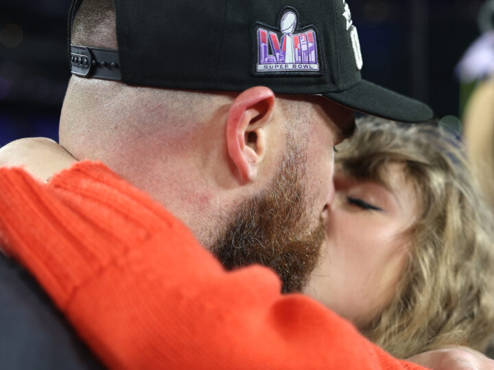 Taylor Swift to Travis Kelce: I LOVE YOU!