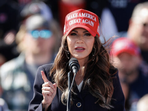 Kristi Noem picture