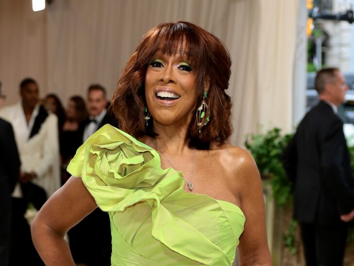 Gayle King STUNS as ‘Sports Illustrated’ Swimsuit Model at 69: Nice!