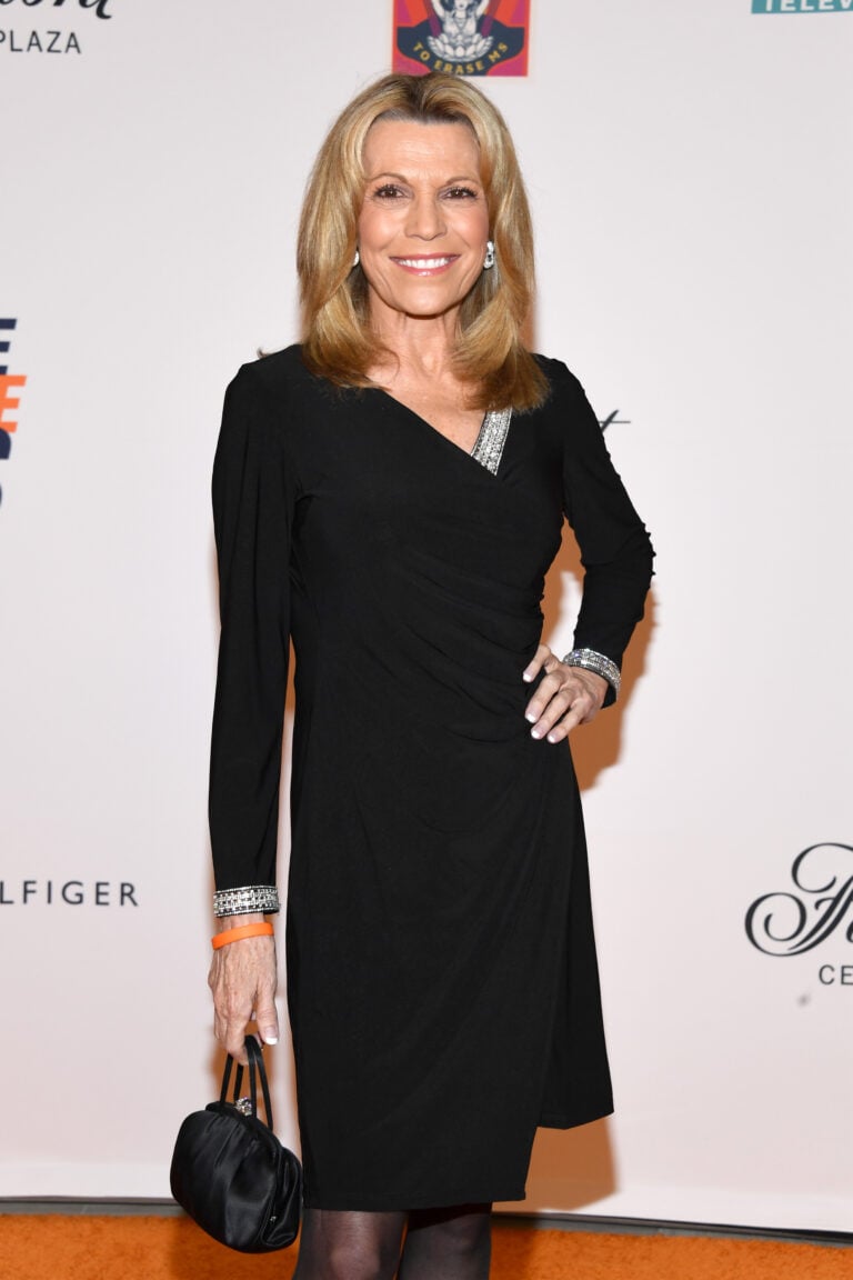 vanna white net worth and salary Image 5
