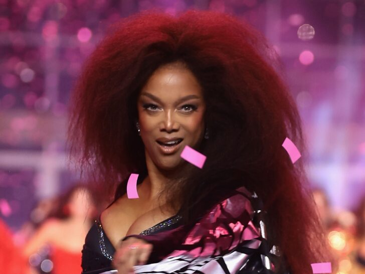 Tyra Banks’ Victoria’s Secret Fashion Show Return Puts Smizes on …