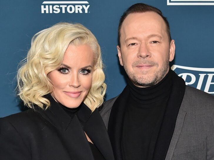 Jenny McCarthy & Donnie Wahlberg Thirst Trap Fans with Holiday Card