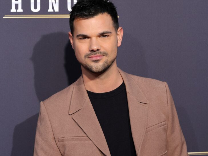 Taylor Lautner Actually Goes There, Suggests Different Twilight Saga Ending
