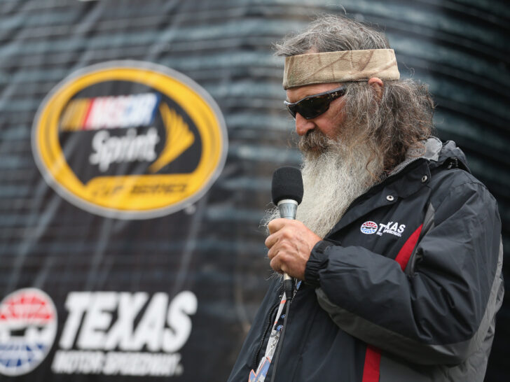 Phil Robertson Diagnosed Alzheimer’s; Duck Dynasty Fans Send Prayers