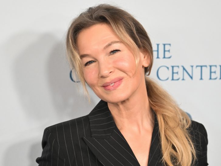 Renee Zellweger Debuts Unrecognizable New Look After 6-Year Acting Hiatus