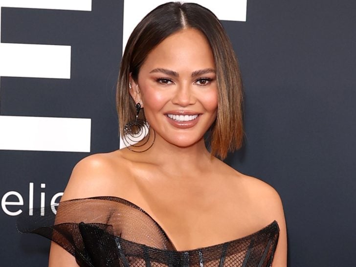 Chrissy Teigen Mom-Shamed for Bath Photo With Kids