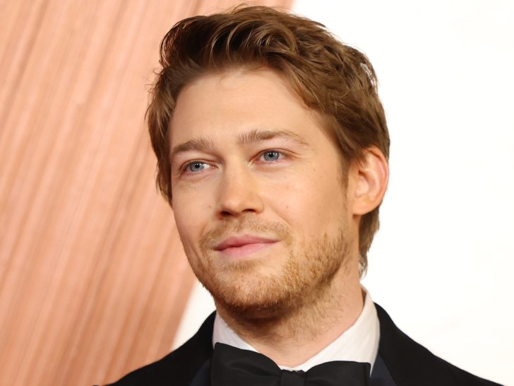 Joe Alwyn Presents at Oscars (Almost) 2 Years After Taylor Swift Split