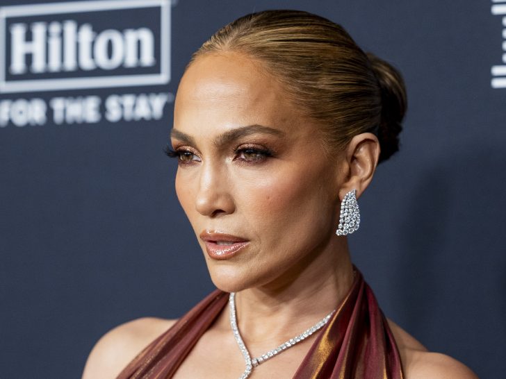 Jennifer Lopez Seething, Feeling ‘Betrayed’ by Ben Affleck After Cozy …