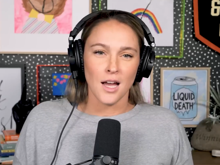 Kylie Kelce Obliterates Pregnancy-Shamers, Defends Epidurals & C-Sections