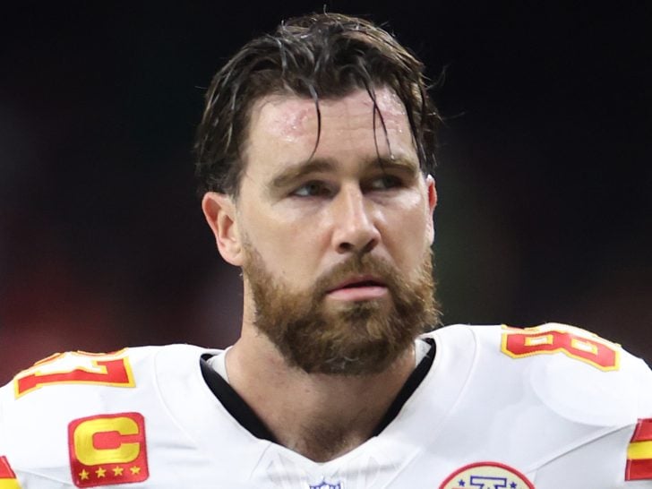 Travis Kelce Unfollows Ryan Reynolds Amidst Justin Baldoni Drama: What Caused the Falling …