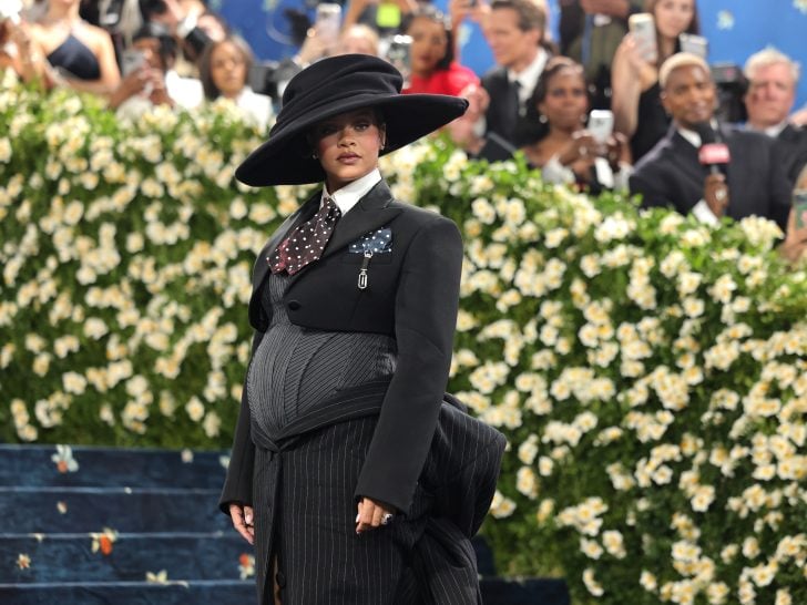 Rihanna: PREGNANT with Baby #3! Check Out Her Baby Bump!