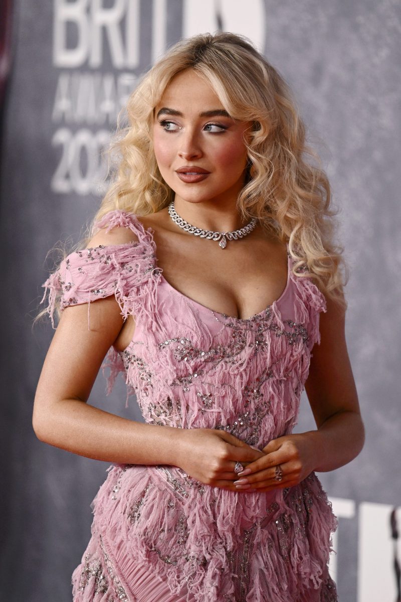 Sabrina Carpenter's New Album Art Sparks Controversy in 2025 - Franetic | Marketing and Digital