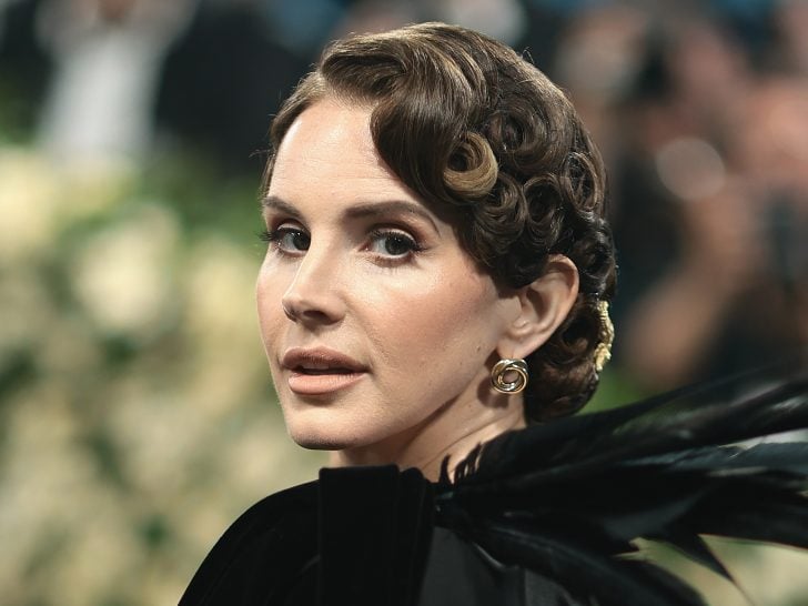 Lana Del Rey Pregnant? The Rumor & The Truth