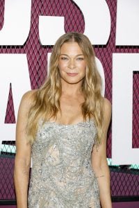 LeAnn Rimes Runs Off Stage After Teeth Fall Out Mid-Concert