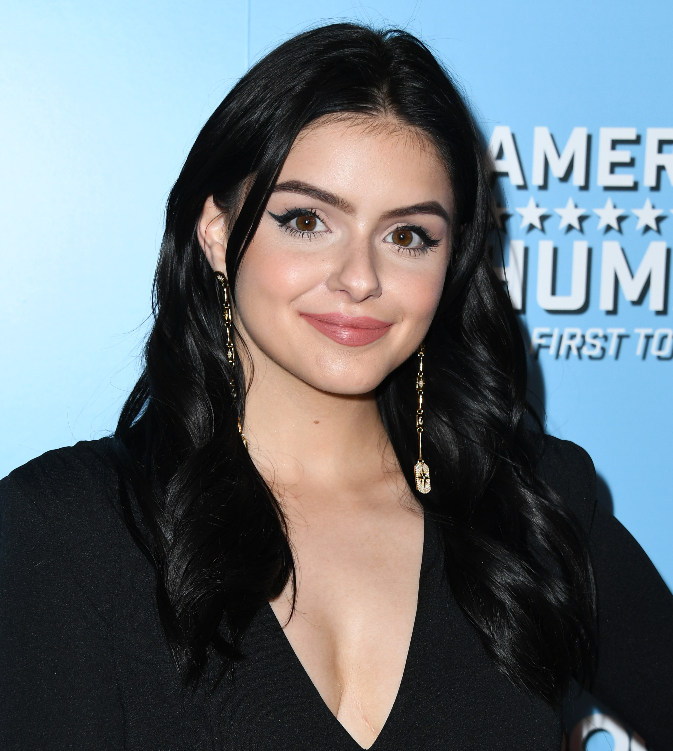 ariel winter black dress 2016 SAG Awards Red Carpet - Ariel Winter Red Carpet