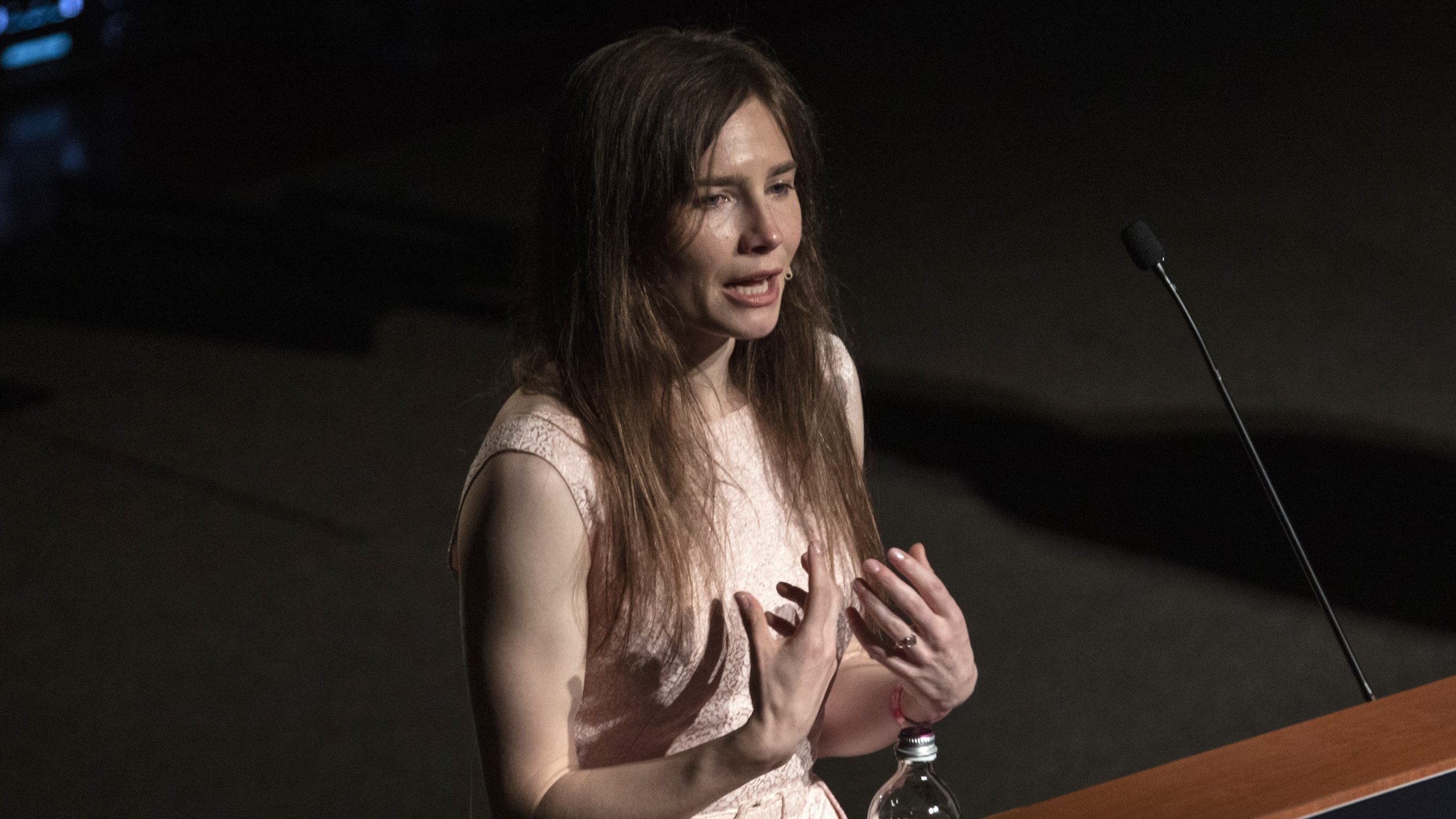 Amanda Knox Claps Back at Sex-Shamer Over ‘7’ Prior Partners