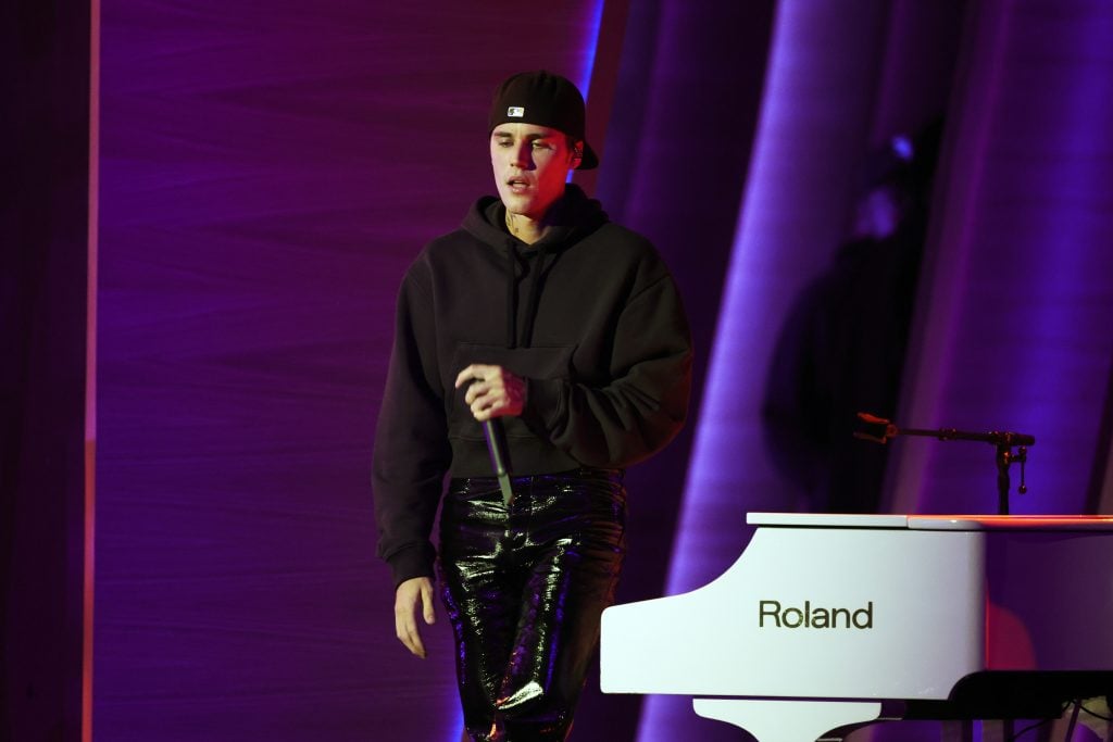 3 Nisan 2022'de Justin Bieber.